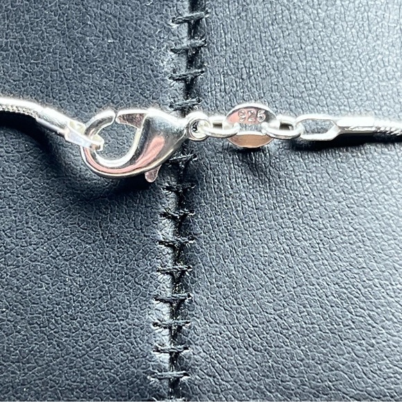 925 Sterling Peridot Green White Crystal Floral Cross Pendant Necklace 21" - Picture 6 of 10